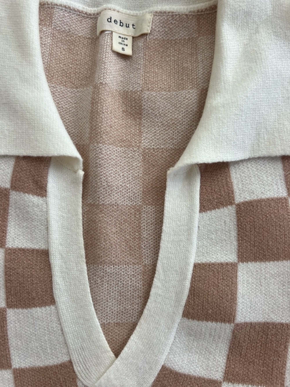 debut Beige and Cream Checked V-Neck Polo Sweater - Picture 2 of 3